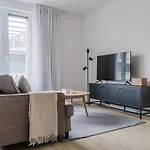 Daire Blueground 7 Furnished Dox Museum Prg-25 *